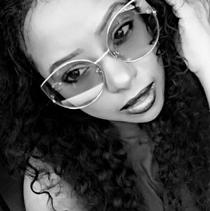 Meet your Posher, Kisha