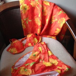 Vintage 3 pc. bathing suit set in bright floral🌺