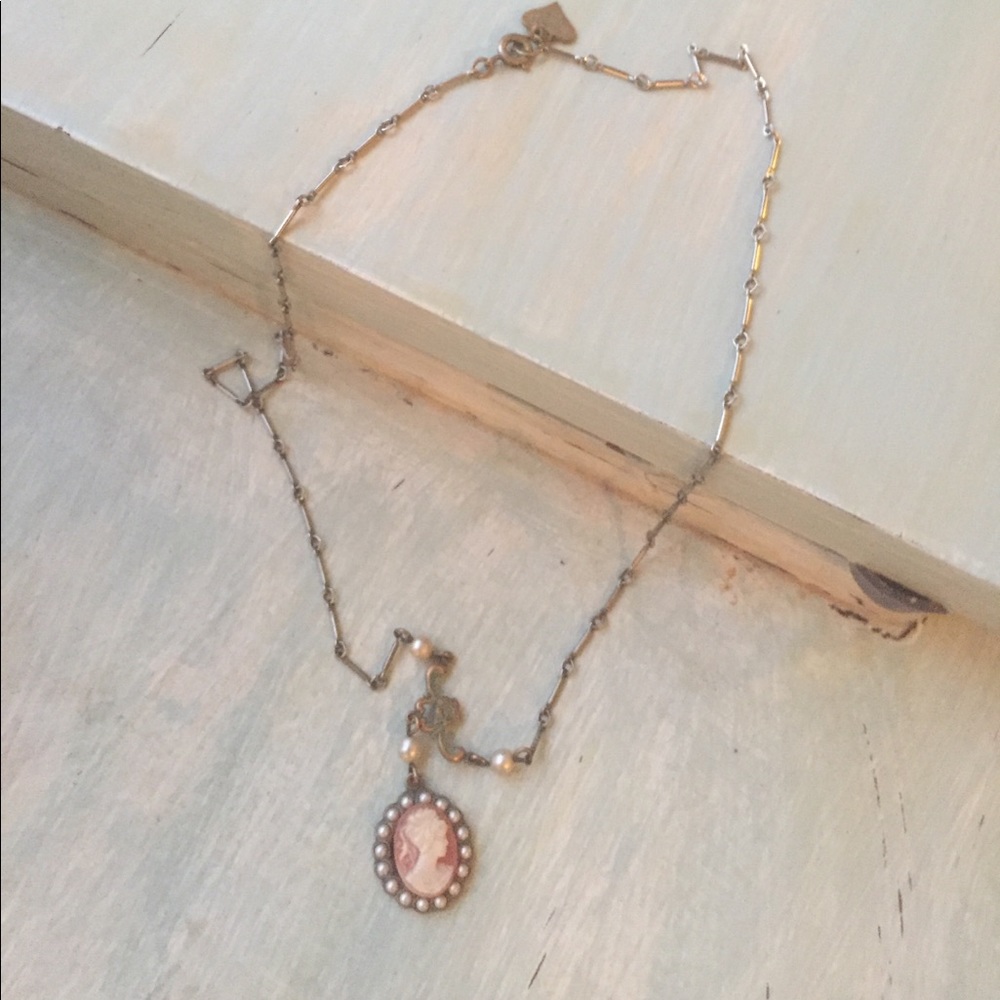 Short/medium necklace