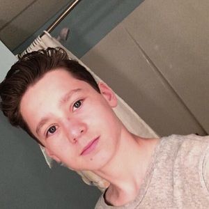 Meet your Posher, Ethan