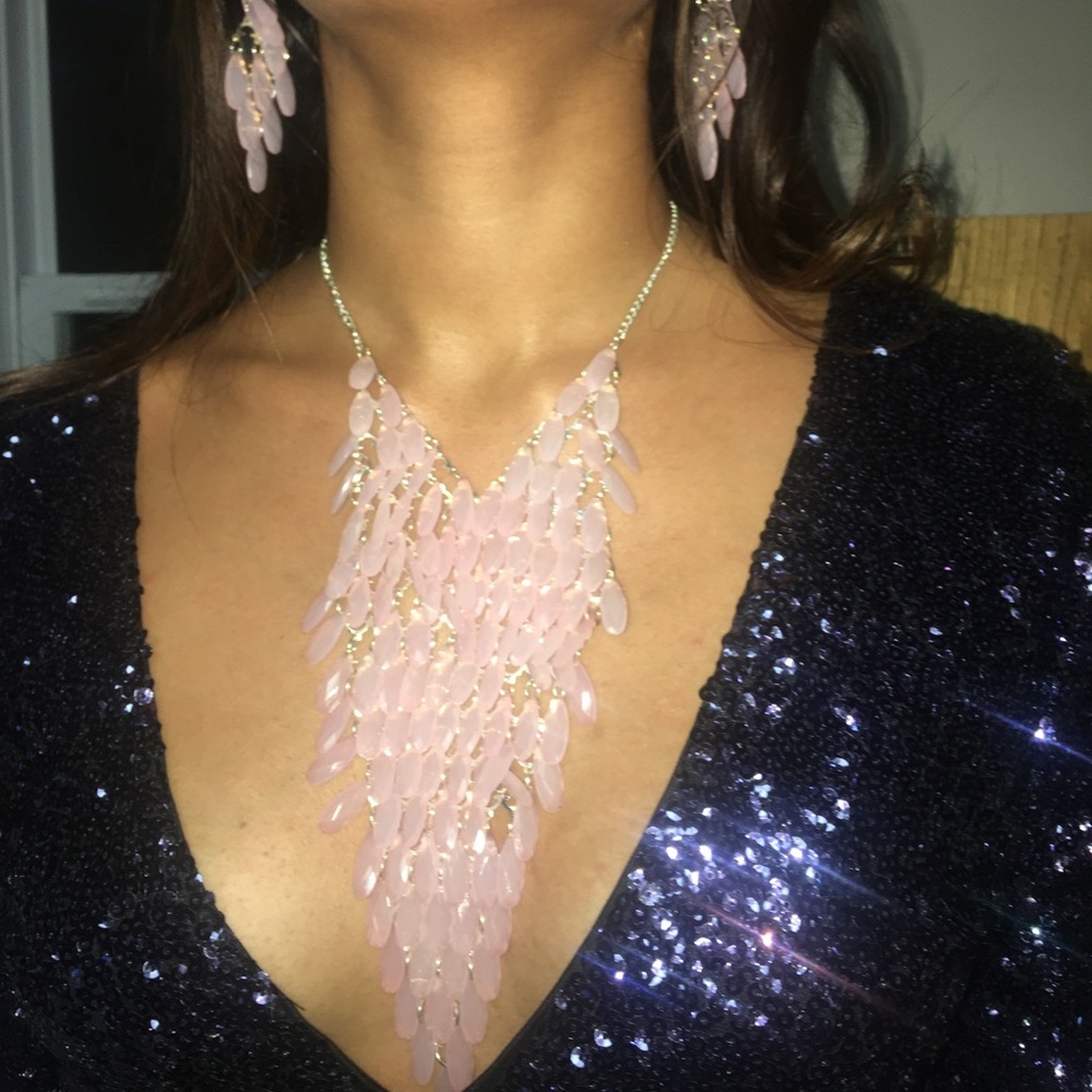 LIGHT PINK GEM NECKLACE AND EARRING SET