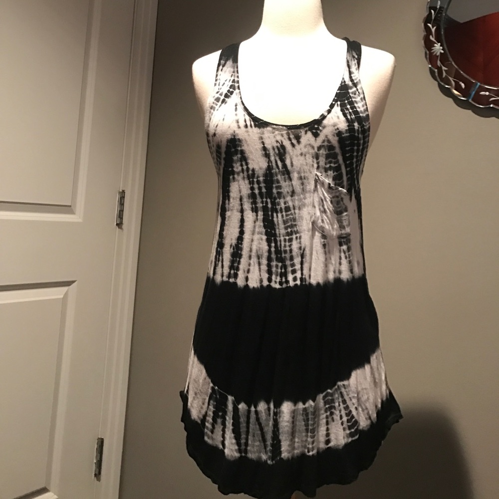 L.O.L. Collection Black and White Tie Dye Top /Dress Cover Up
