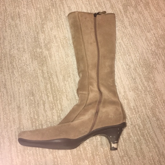 Prada boots - Picture 3 of 3