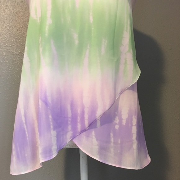 👚Soprano tie dye tank top• Medium👚 - Picture 2 of 8