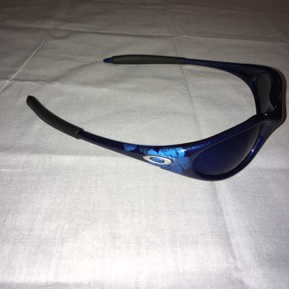 Oakley Minute 1.0 Blue Hawaiian Hibiscus Flower
