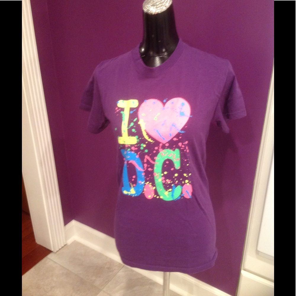 I heart DC purple paint splatter shirt small