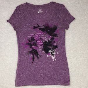American Eagle v-neck tee