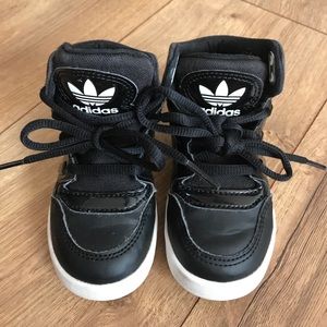 Adidas hightop tennis shoes, size 6K