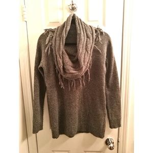 Forever21 Scarf Sweater 👑Negotiable