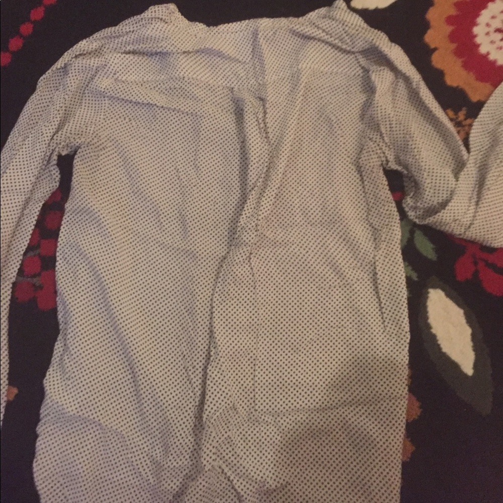 Button down - Picture 3 of 3