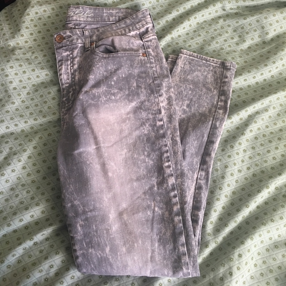 Distressed Denim High-Rise Jegging