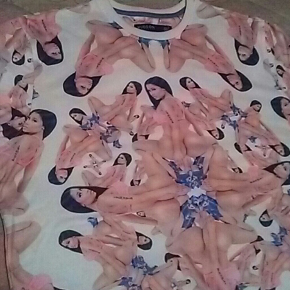Hudson nikki Minaj booty shirt