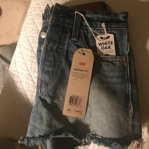 NWT: Levi's high rise distressed wedgie fit shorts