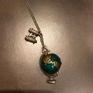 Jewelry - Adorable Spinning Globe ๐ necklace. Jewelry - Adorable Spinning Globe ๐ necklace.