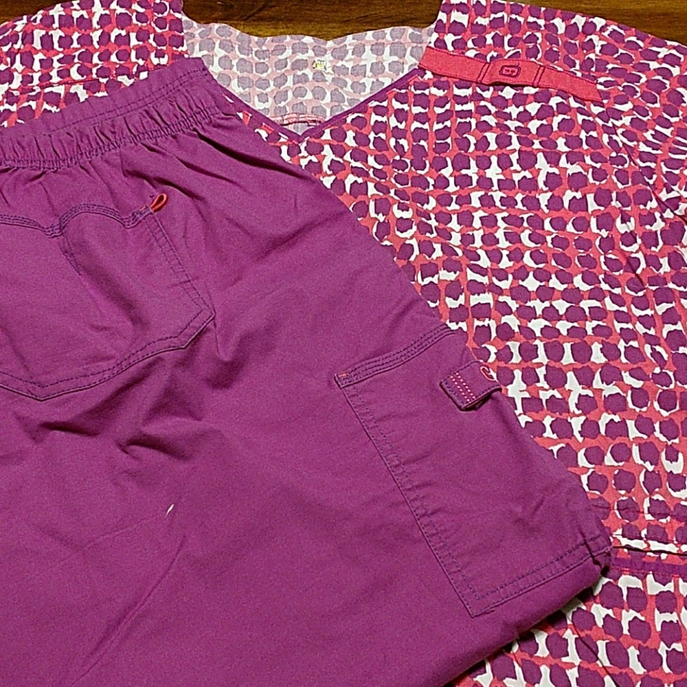 Scrub set