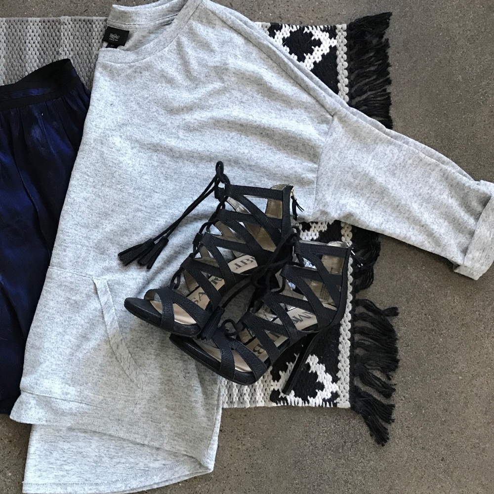 Fashion sweatshirt with pocket (no hood)