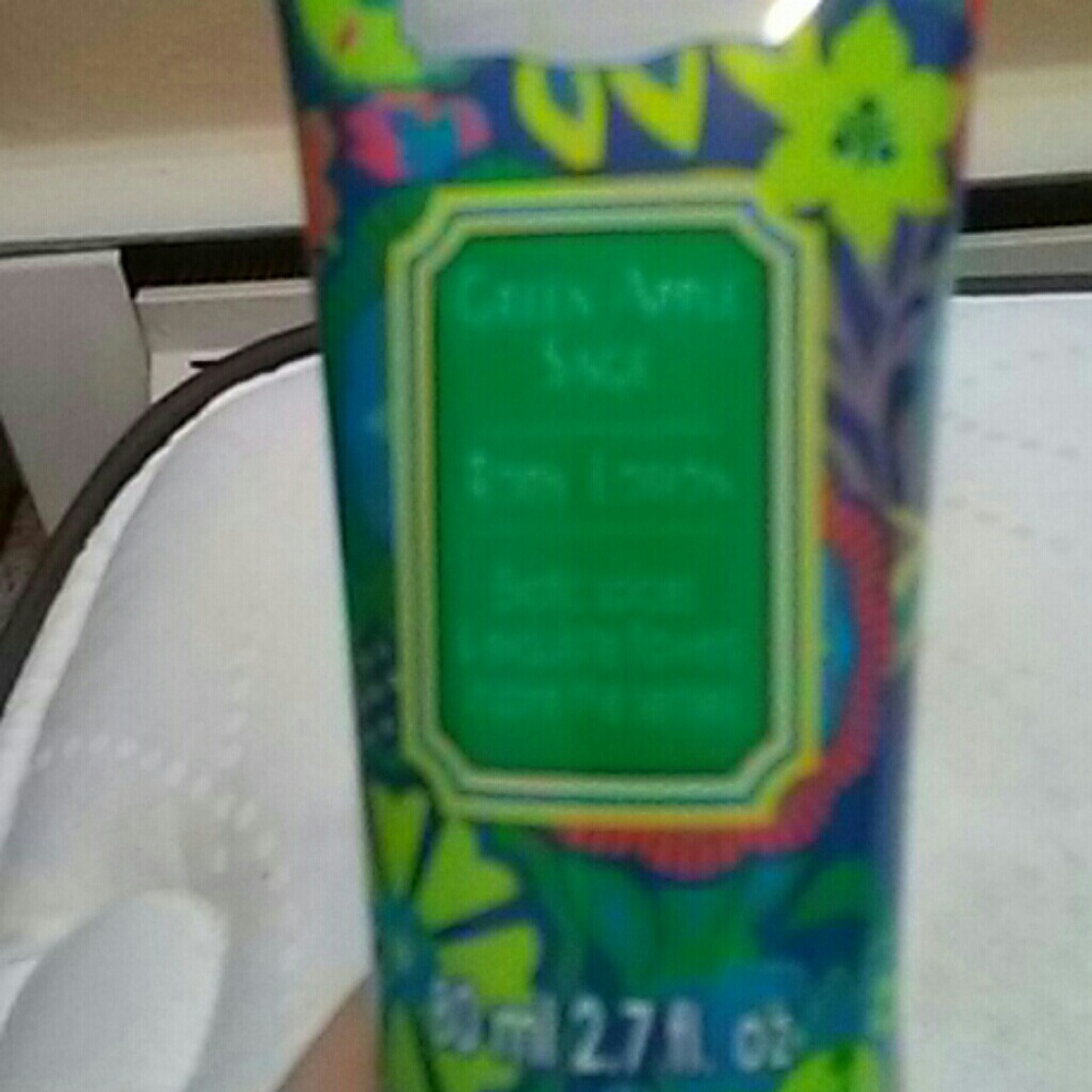 Green apple body lotion