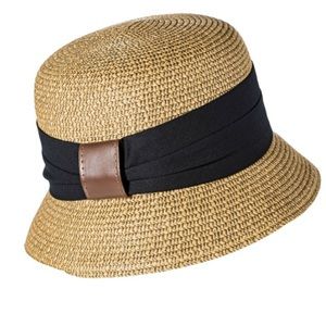 Women's straw cloche hat