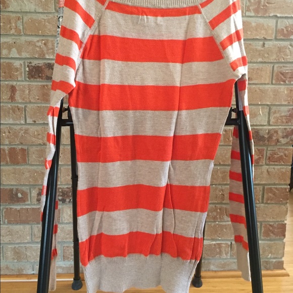 SO Striped Longs Sleeve Light Sweater - Picture 2 of 4