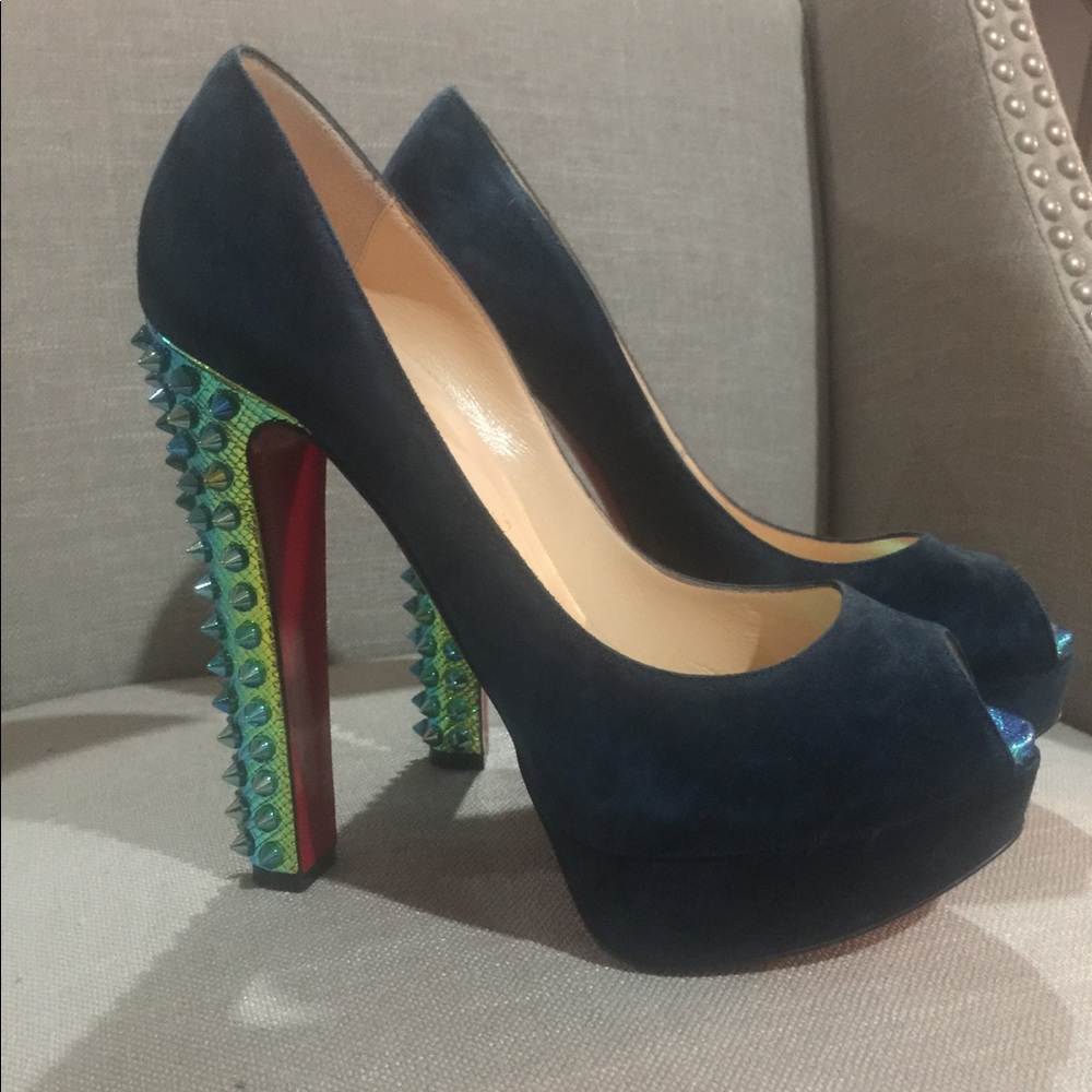 SOLD Christian Louboutin Babel Clou 150 Veau