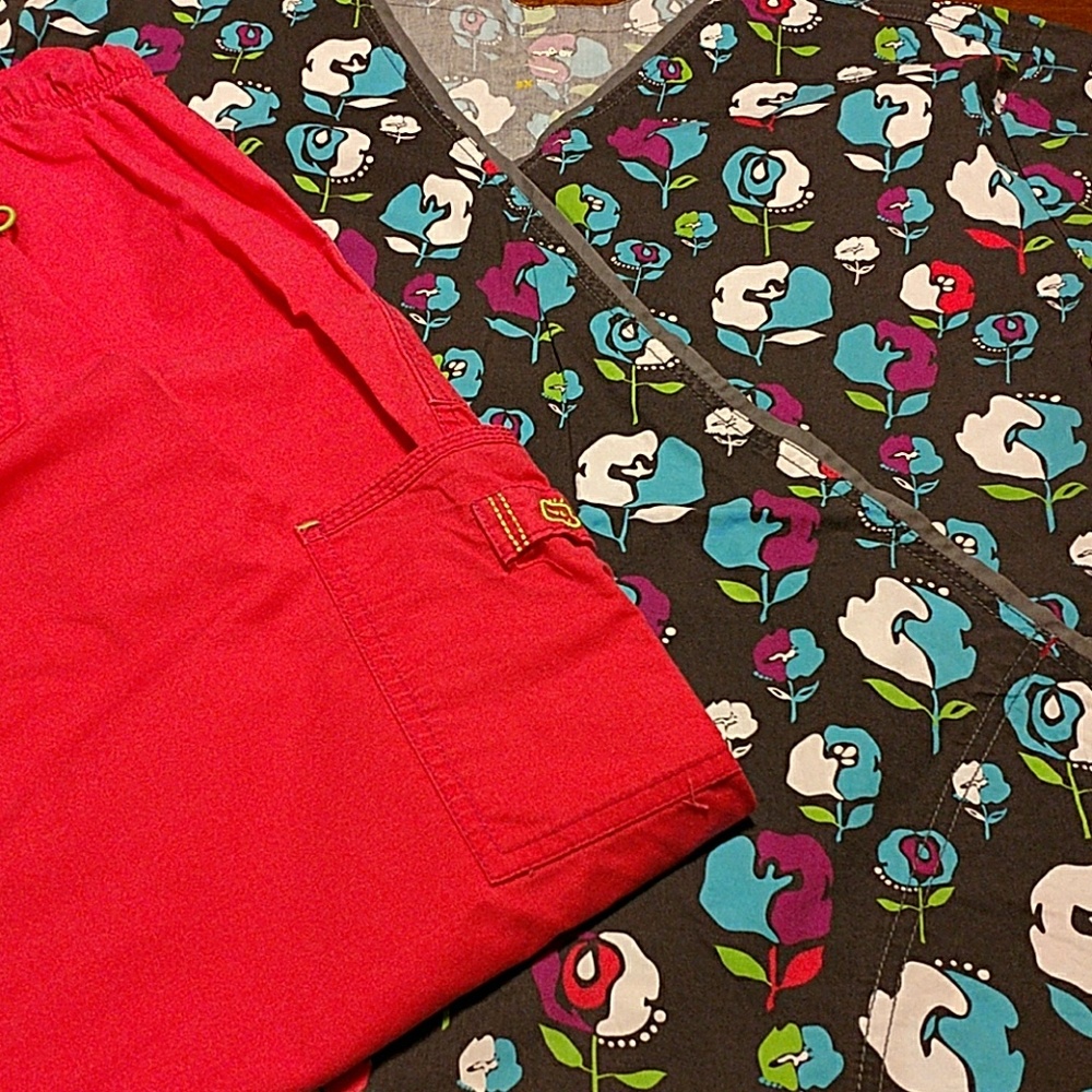 Scrub set