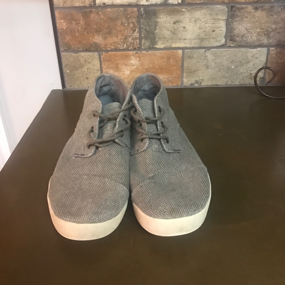 Toms