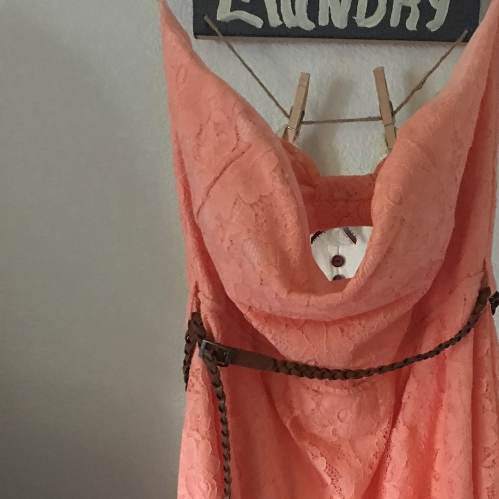 Short strapless dress with belt