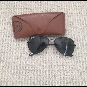Black rayban polarized sunglasses