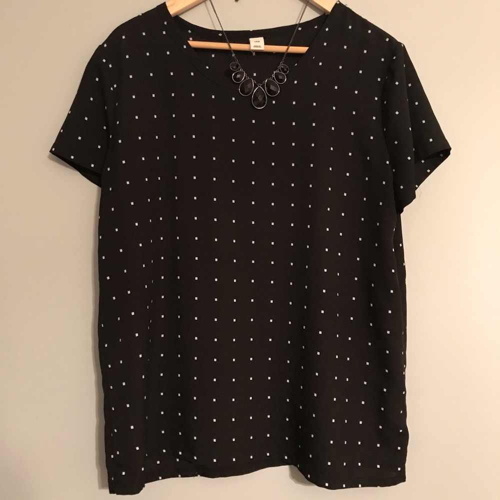 Old Navy Large Square Pattern Black/White Top L