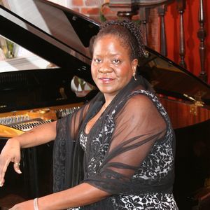 Meet your Posher, Antionette