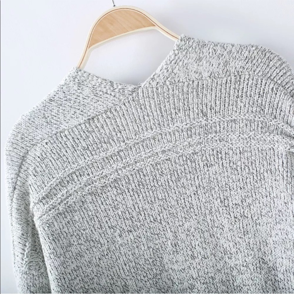SUPER CUTE GRAY FLY AWAY CARDIGAN PULLOVER SWEATER - Picture 6 of 8