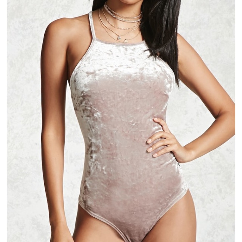 🔥CRUSHED VELVET BODY SUIT🔥