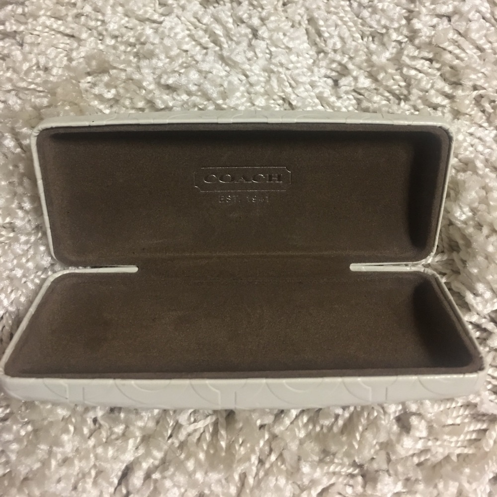 COACH WHITE PATENT LEATHER EYEGLASS CASE
