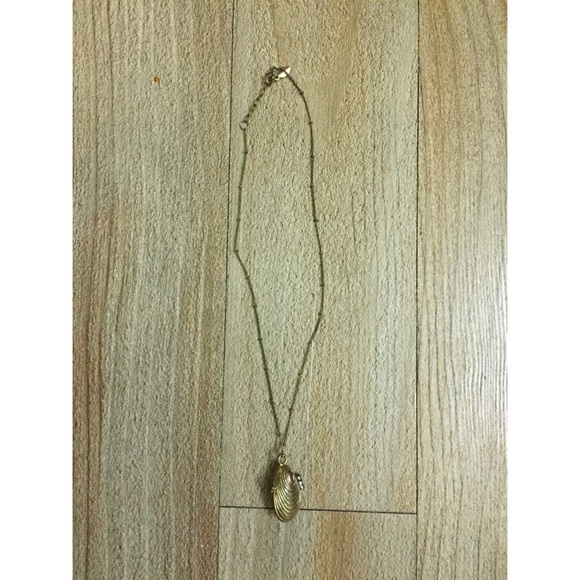 She'll Golden Locket - Picture 2 of 2