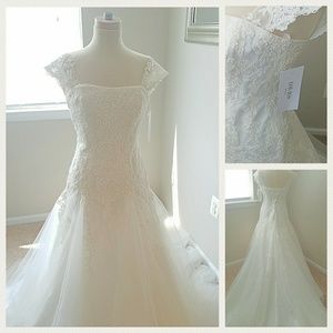 Tulle and lace corset Bridal Gown *never worn*