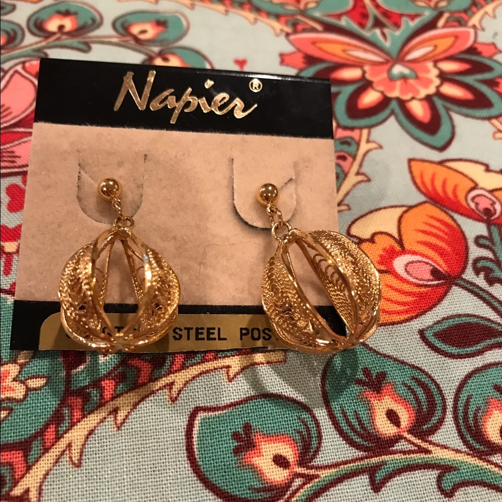 Vintage NWT Gold Globe Earrings