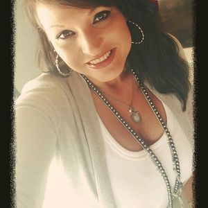 Meet your Posher, Suzanne