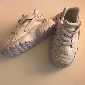 Never worn Nike shoes