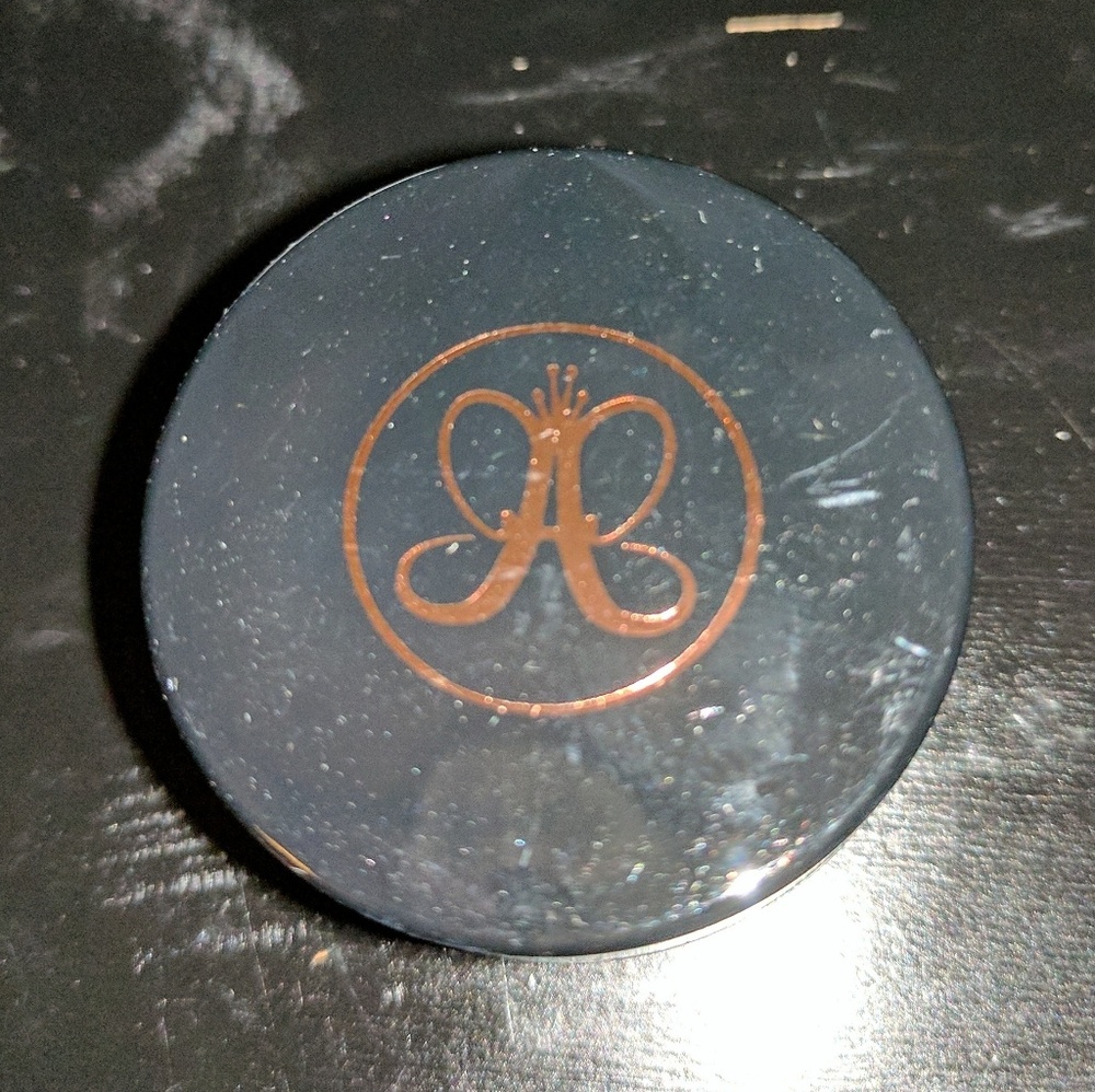 *Like New* Anastasia Concealer in 1.5