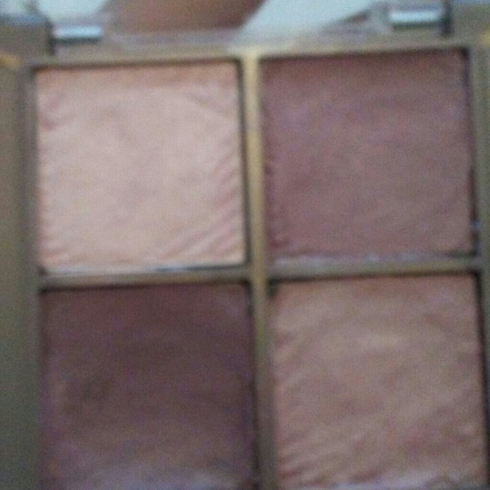 Eye shadow - Picture 2 of 2