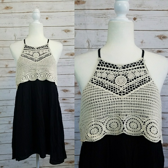 entro Dresses & Skirts - NEW Creme & Black Crochet Dress