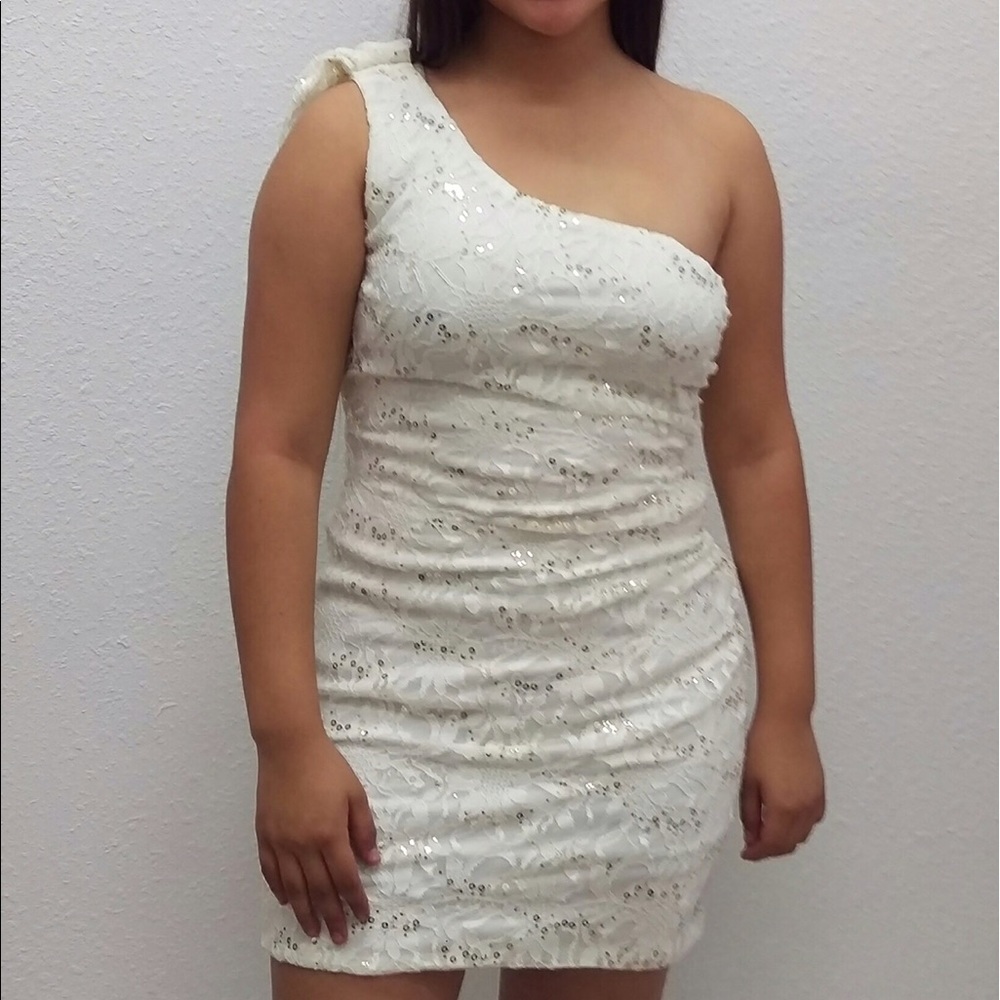 NWOT Lace w-Sequence Medium Dress