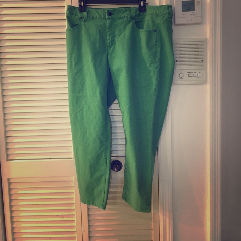 Green cropped jeans NWT size 16