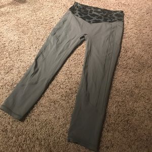 Lululemon crop pants