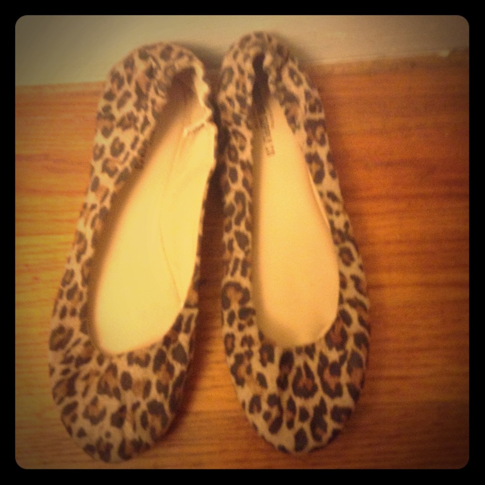 Mossimo Leopard print flats