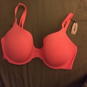 Brand new t-shirt bra from Victoria Secret 34DD