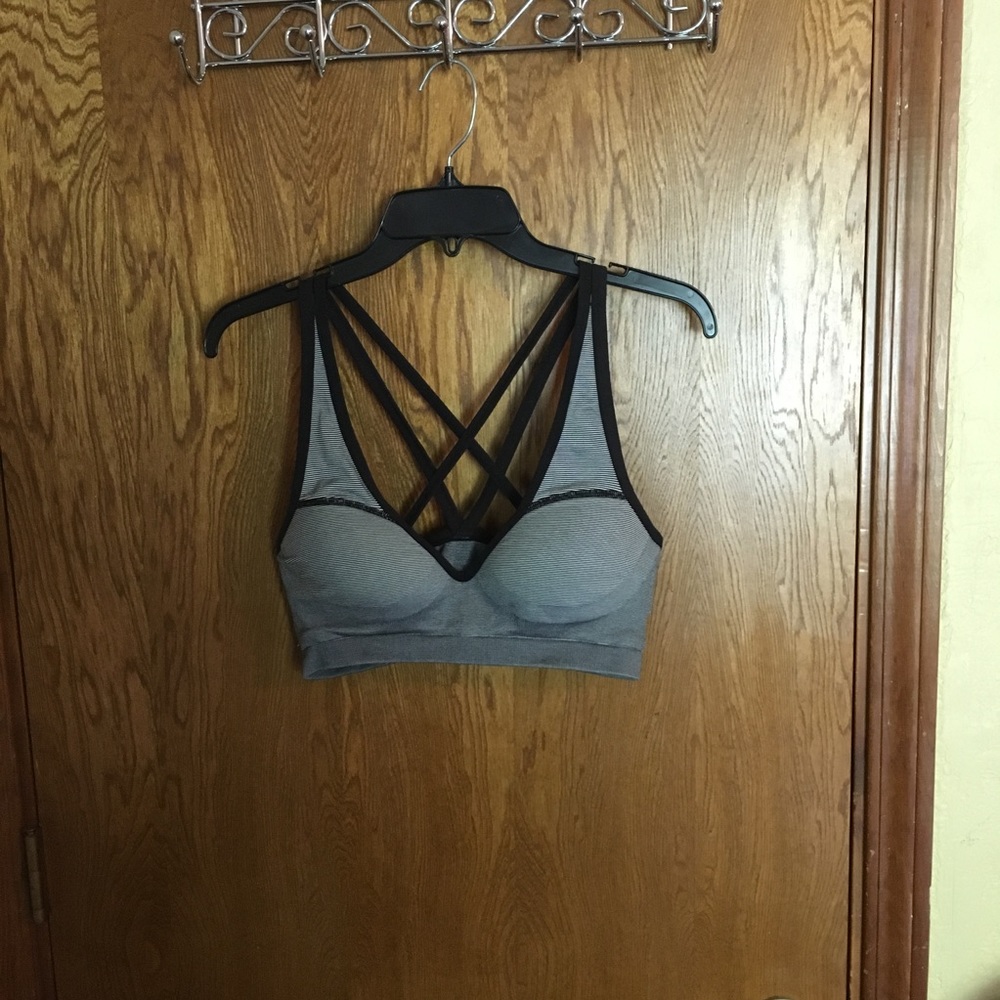 Push up sports bra