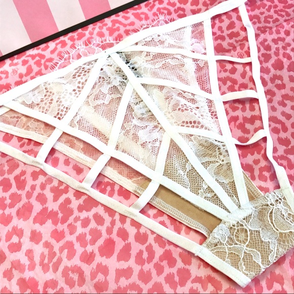 ♥️New VS Panties♥️ - Picture 3 of 3