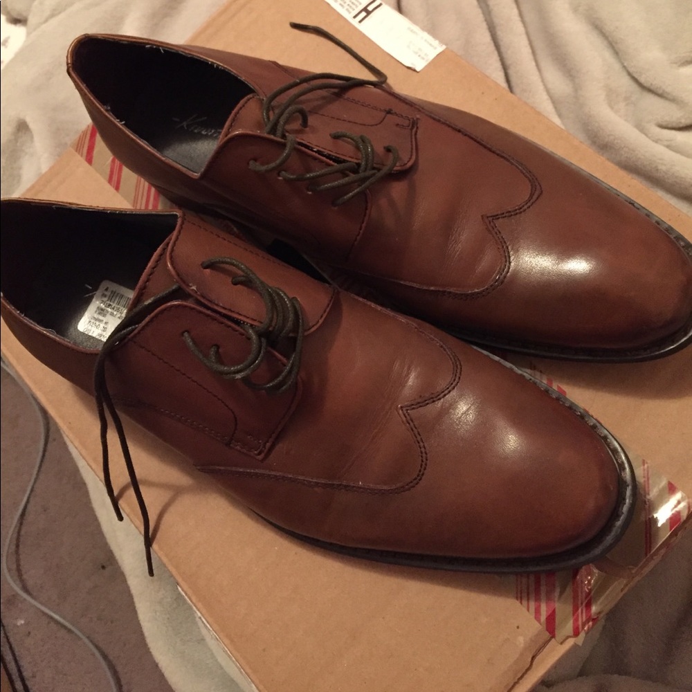 KENNETH COLE WINGTIP OXFORD SHOES SIZE 9
