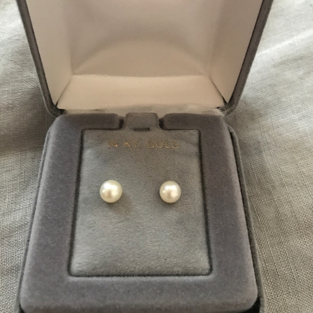 14 kt. Gold pearl earrings